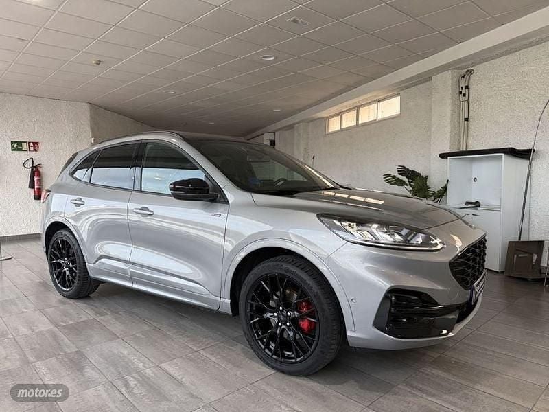Gris / plateado Usado 2023 Ford Kuga ST-Line X SUV | 27.995 € (Precio justo) - Imagen 1/4