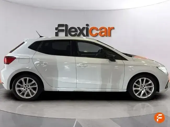 Usado Seat Ibiza FR 110 CV (80 kW) 2021 Blanco Utilitario