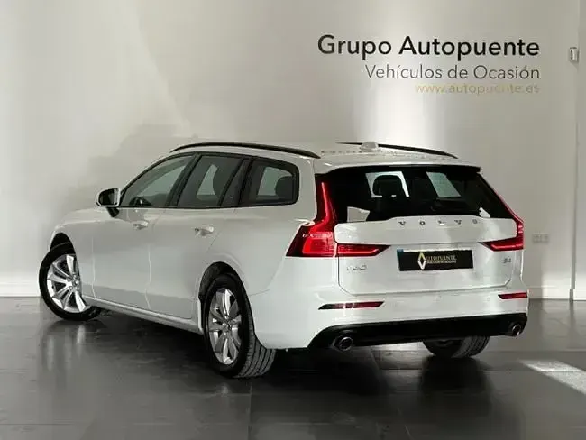 Usado Volvo V60 Momentum 197 HP (144 kW) 2021 Branco Carrinha