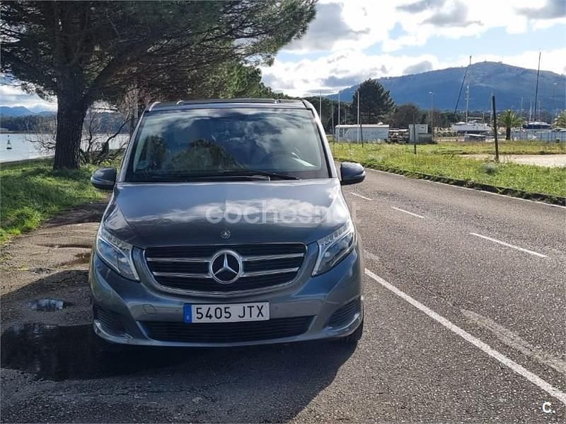Usado Mercedes V220 Exclusive 163 CV (119 kW) 2016 Gris / plata Monovolumen