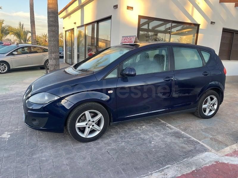 Usado Seat Altea Reference 105 CV (77 kW) 2013 Azul Monovolumen