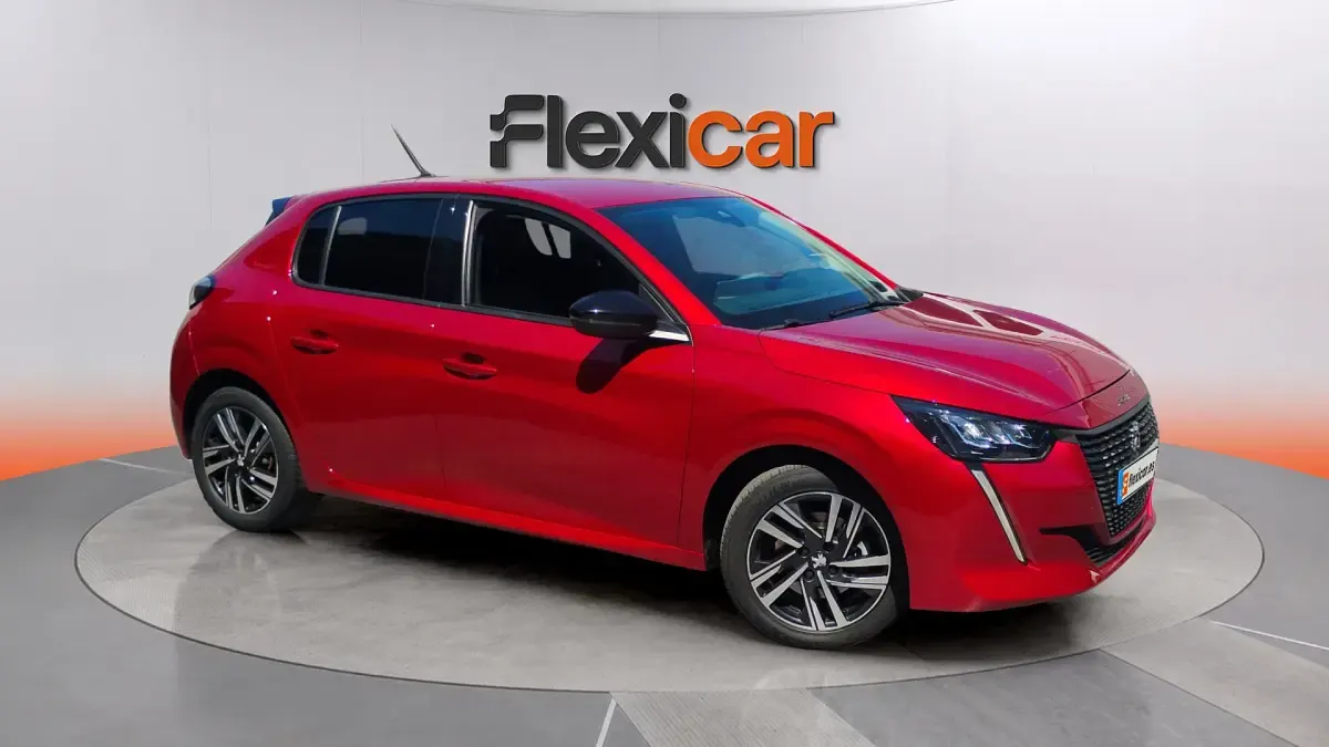 Usado Peugeot 208 Allure 101 CV (74 kW) 2023 Utilitario