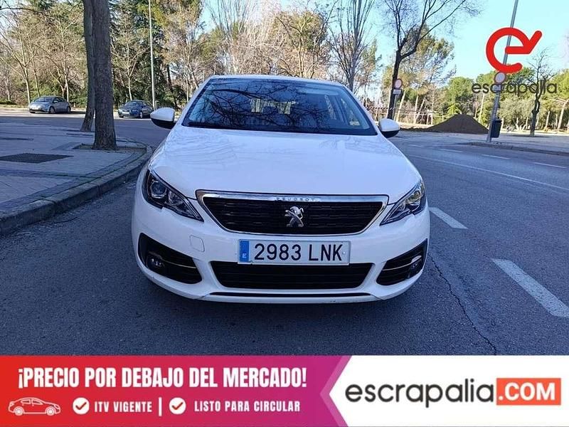 Usado Peugeot 308 SW Active 131 CV (96 kW) 2021 Blanco Familiar