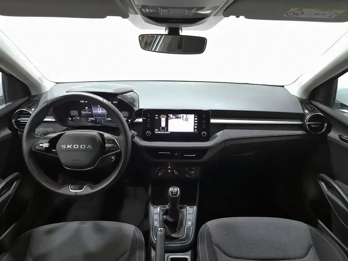 Usado Skoda Fabia Selection 95 CV (69 kW) 2025 Blanco Utilitario