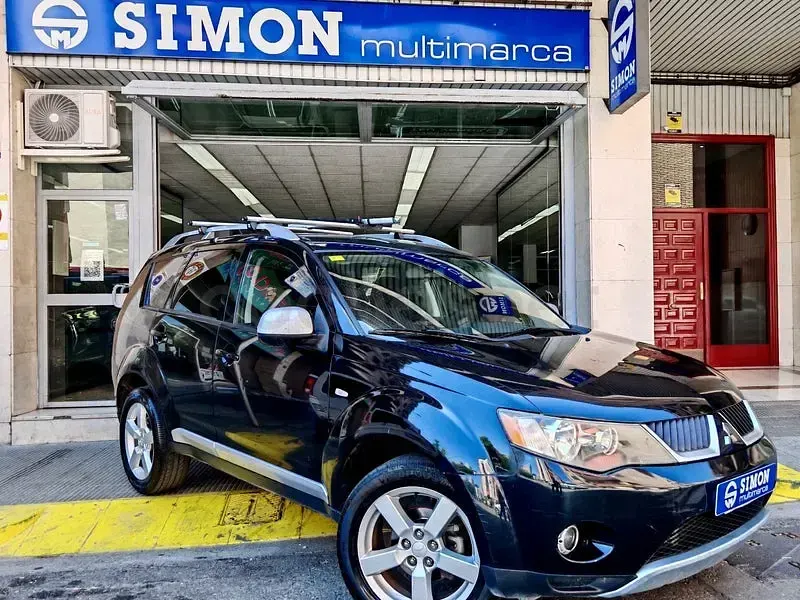 Usado Mitsubishi Outlander Intense 140 CV (102 kW) 2007 Negro SUV