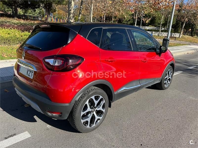 Usado Renault Captur Zen 130 CV (95 kW) 2019 Rojo SUV