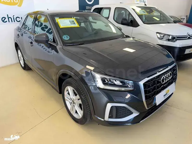 Usado Audi Q2 Advanced Plus 116 CV (85 kW) 2023 Gris / plata SUV