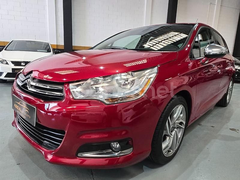 Usado Citroën C4 114 CV (83 kW) 2013 Granate Berlina