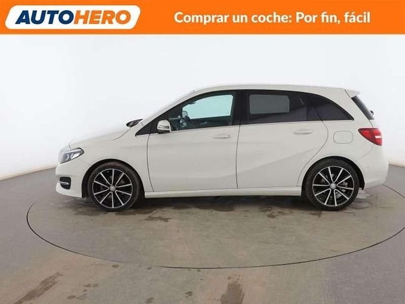 Usado Mercedes B200 Urban 135 CV (99 kW) 2016 Blanco Monovolumen