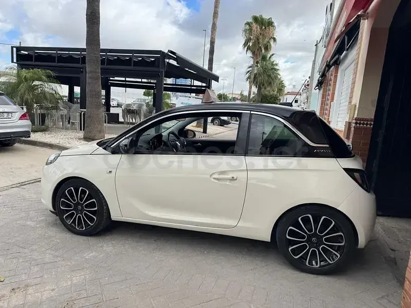 Usado Opel Adam Glam 87 CV (63 kW) 2016 Beige Utilitario