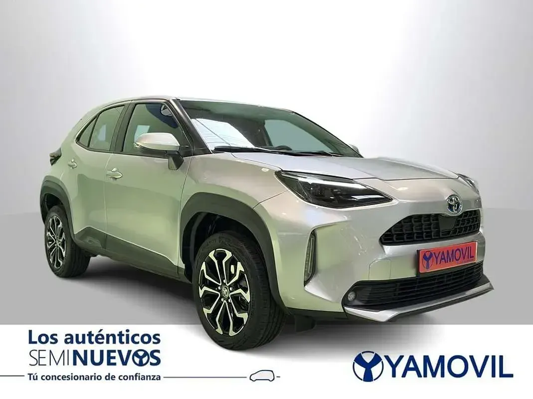 Usado Toyota Yaris Cross Active 116 CV (85 kW) 2023 Gris SUV