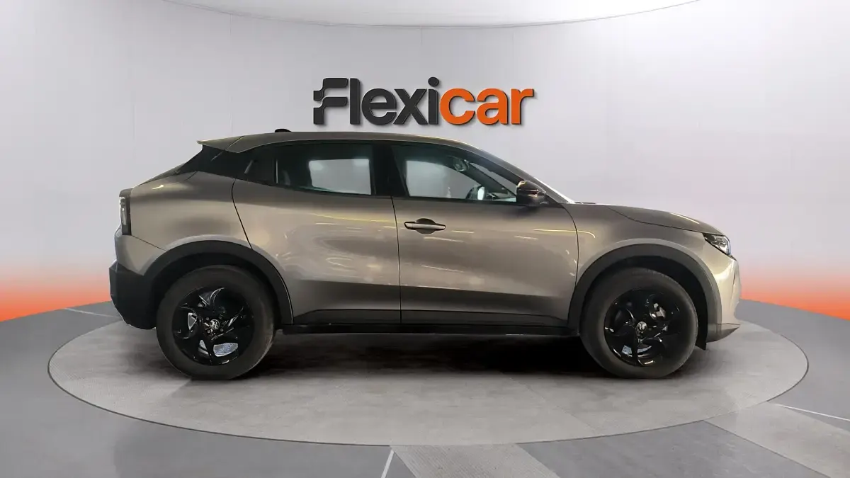 Usado Alfa Romeo Junior 136 CV (100 kW) 2025 Gris SUV