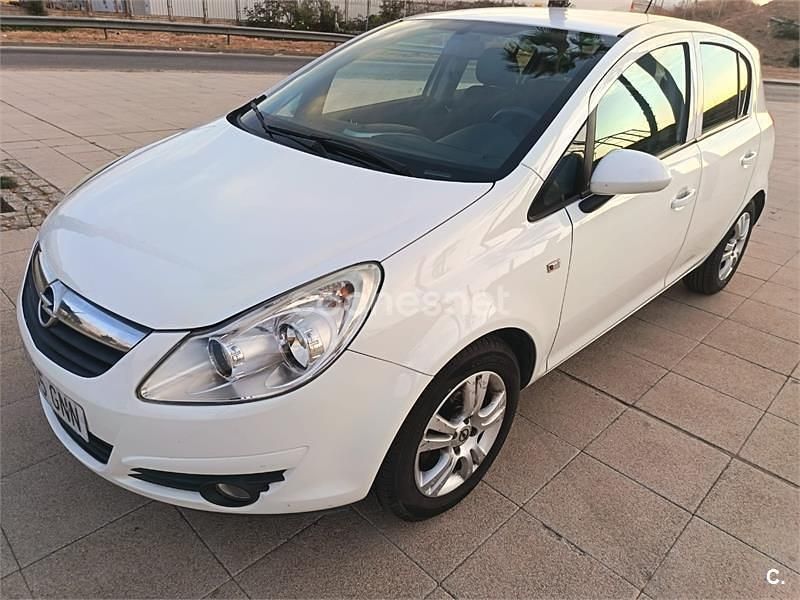Blanco Usado 2009 Opel Corsa Berlina | 4600 € (Precio justo) - Imagen 1/4