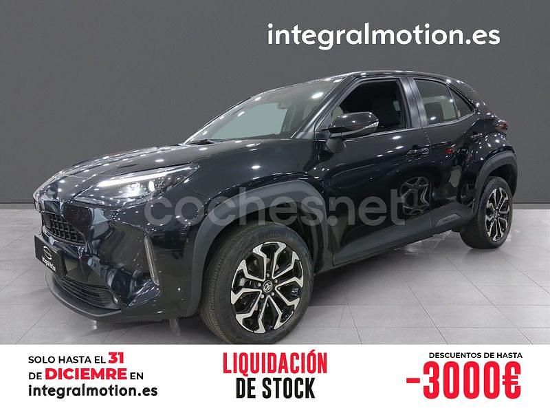 Negro Usado 2024 Toyota Yaris Cross Active SUV | 23.900 € (Precio justo) - Imagen 1/4