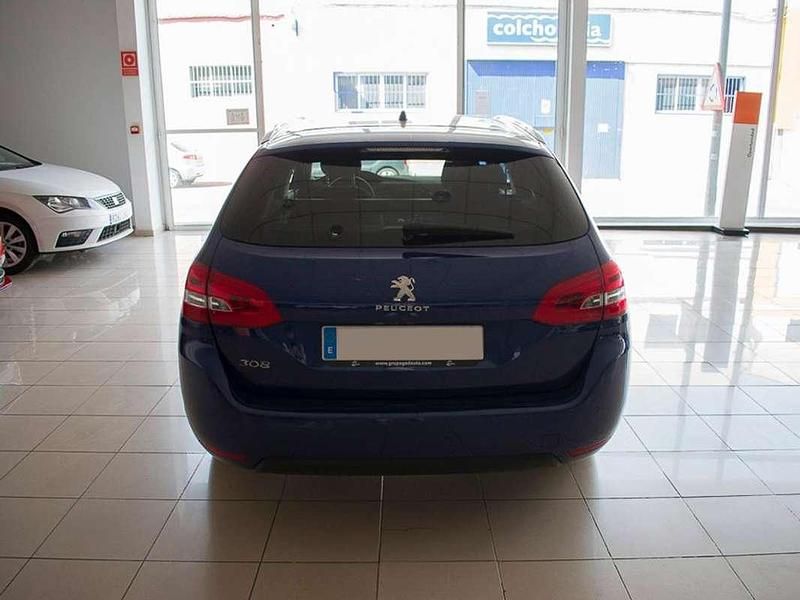 Usado Peugeot 308 Style 110 CV (80 kW) 2019 Azul Familiar