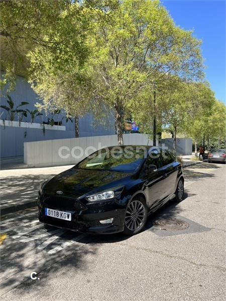 Usado Ford Focus ST-Line 125 CV (91 kW) 2018 Negro Berlina