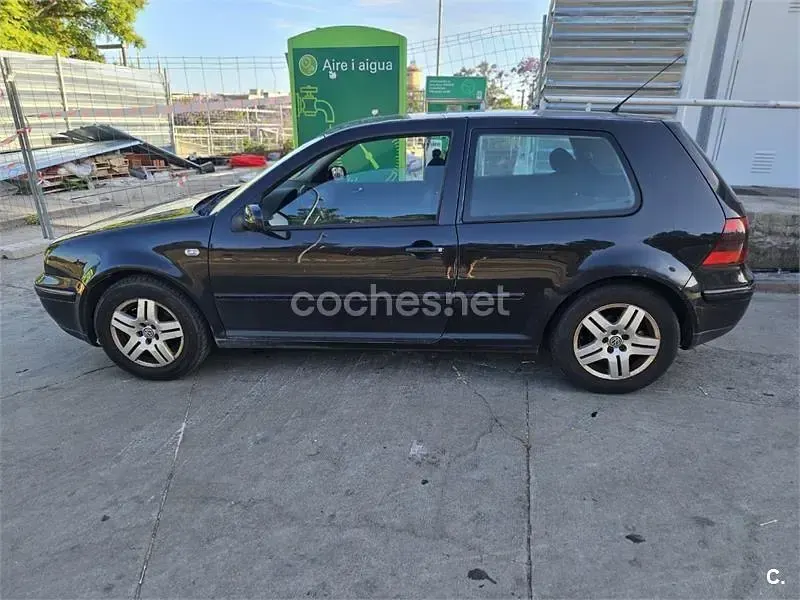 Usado VW Golf IV Highline 110 CV (80 kW) 2000 Negro Berlina