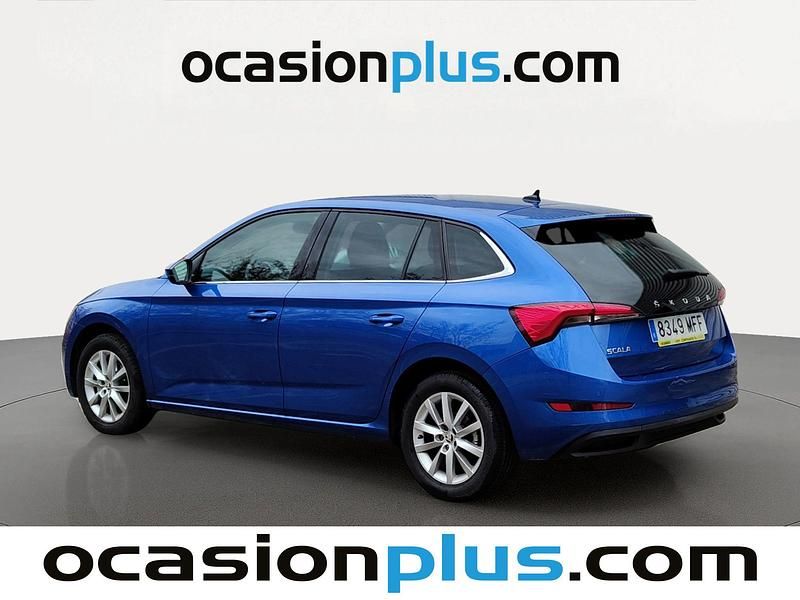 Usado Skoda Scala Ambition 110 CV (80 kW) 2023 Azul Utilitario