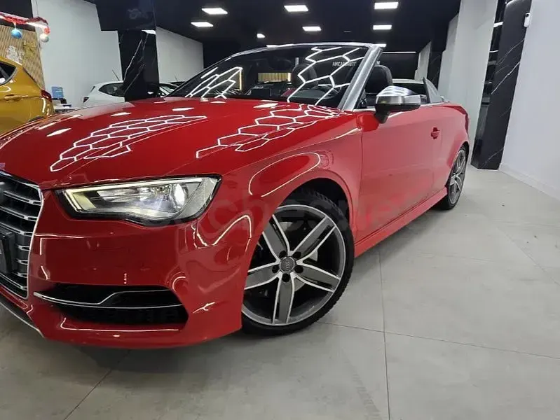 Usado Audi A3 Cabriolet Advanced 310 CV (228 kW) 2016 Rojo Descapotable