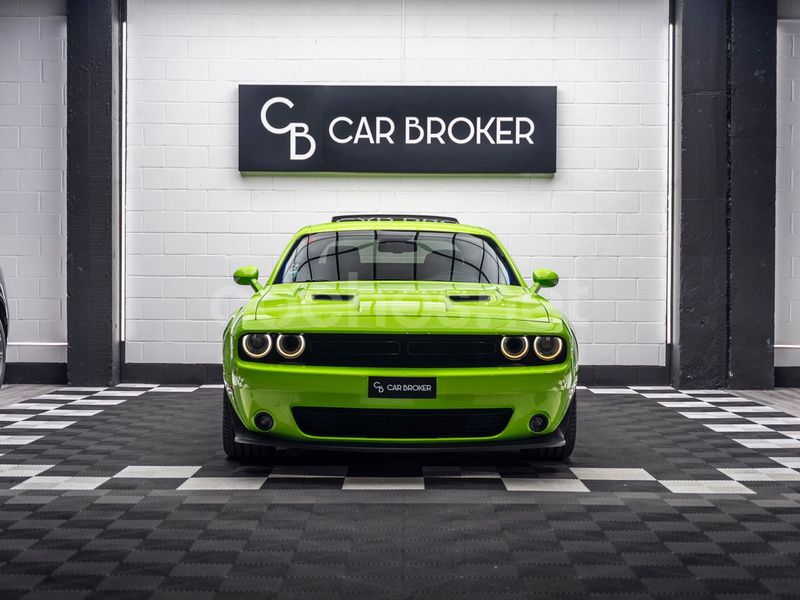 Usado Dodge Challenger 375 CV (275 kW) 2015 Verde Coupe