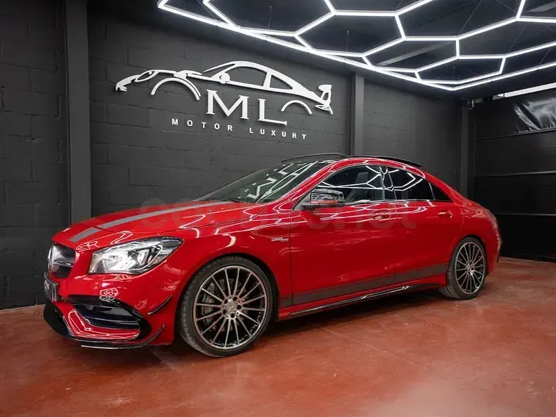Käytetty Mercedes CLA45 AMG 381 HP (280 kW) 2017 Punainen Sedan