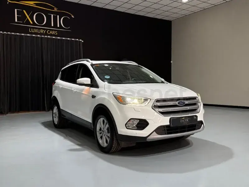 Usado Ford Kuga Titanium 120 CV (88 kW) 2017 Blanco SUV