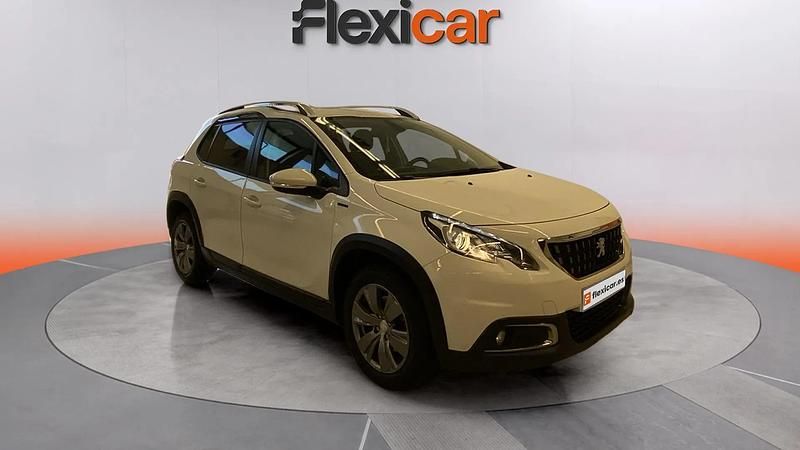 Usado Peugeot 2008 Allure 131 CV (96 kW) 2019 Blanco SUV