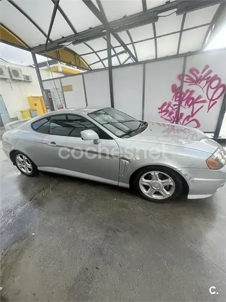 Usado Hyundai Coupé 138 CV (101 kW) 2002 Gris / plata Coupe