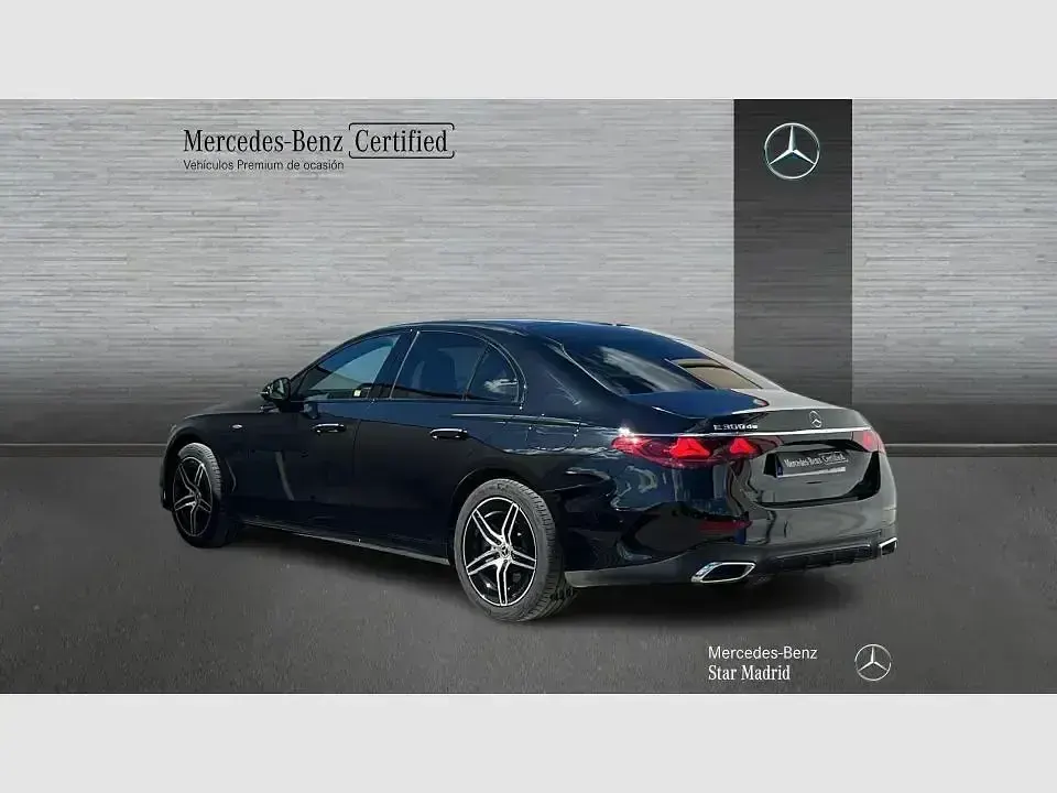 Usado Mercedes E300 313 CV (230 kW) 2025 Negro Berlina