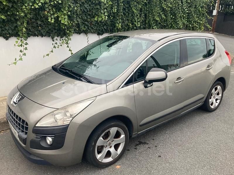 Beige Usado 2009 Peugeot 3008 Premium Berlina | 5990 € (Un poco caro) - Imagen 1/4