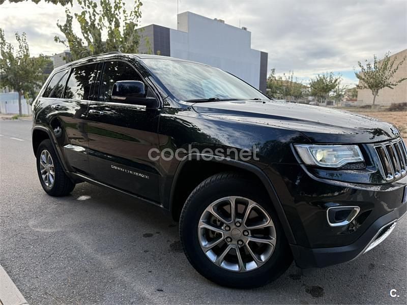 Usado Jeep Grand Cherokee Laredo 190 HP (139 kW) 2014 Verde SUV