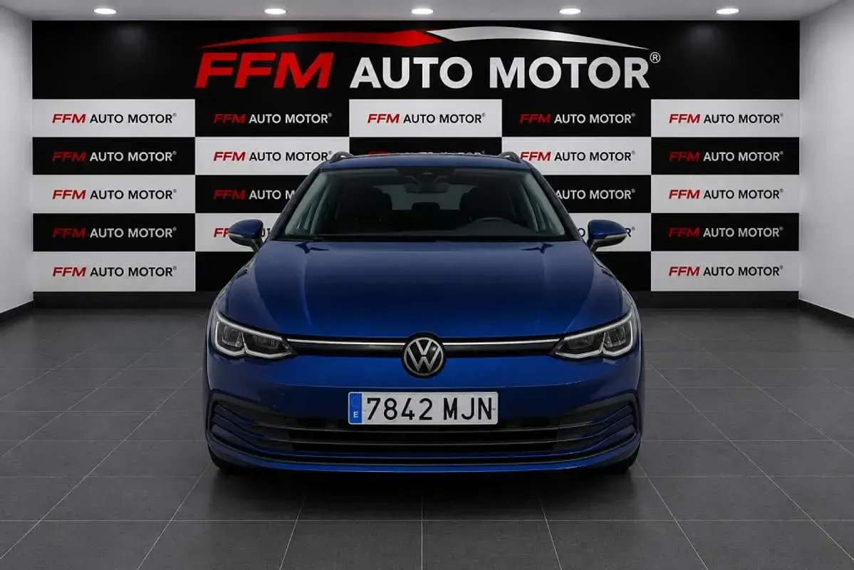 Usado VW Golf VIII Life 116 CV (85 kW) 2023 Azul Familiar