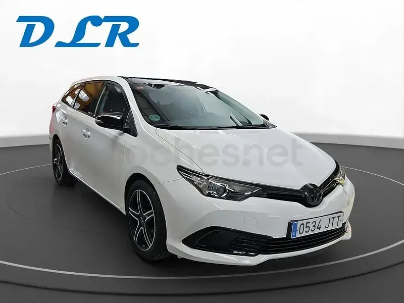 Usado Toyota Auris Business Edition 90 CV (66 kW) 2016 Blanco Familiar
