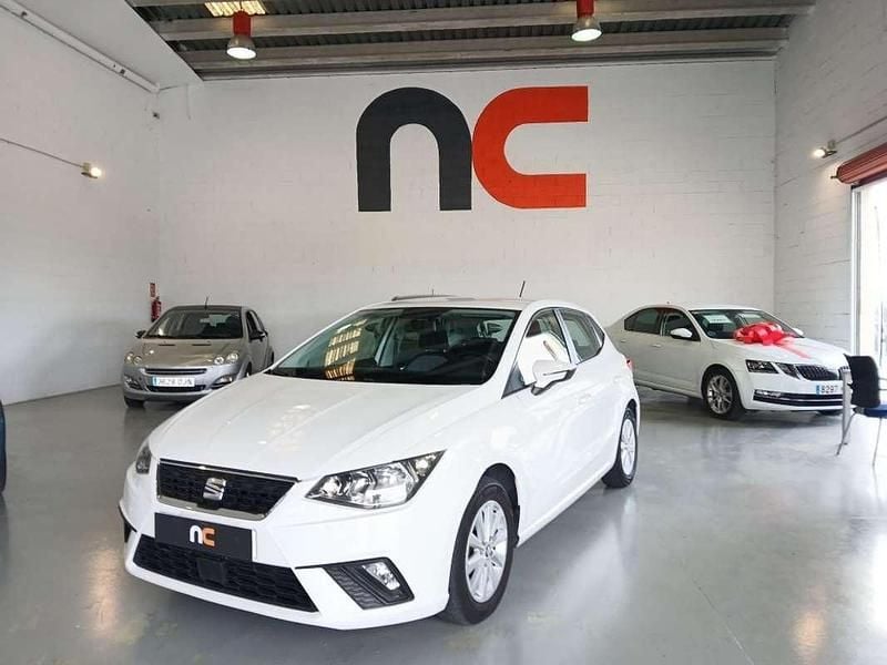 Usado Seat Ibiza Reference 75 CV (55 kW) 2018 Negro Utilitario
