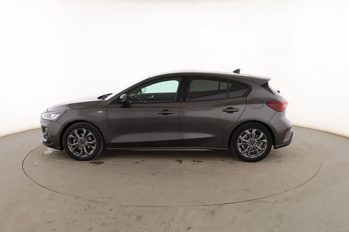 Usado Ford Focus ST-Line 155 CV (114 kW) 2023 Gris Berlina