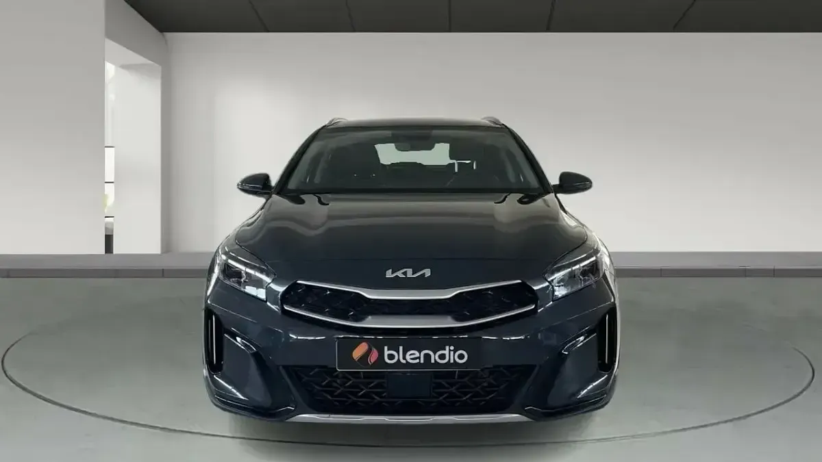 Usado Kia XCeed 141 CV (103 kW) 2023 Gris SUV