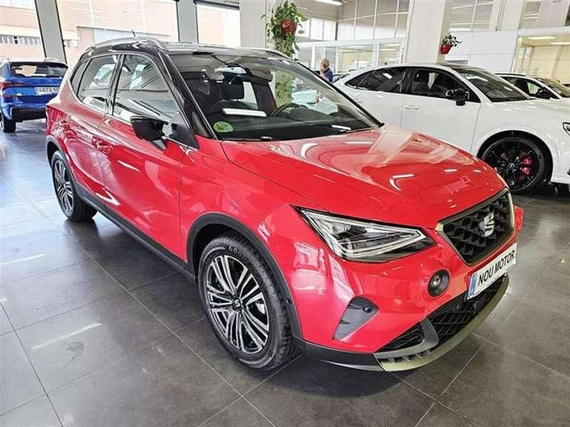 Usado Seat Arona FR 116 CV (85 kW) 2024 Rojo SUV