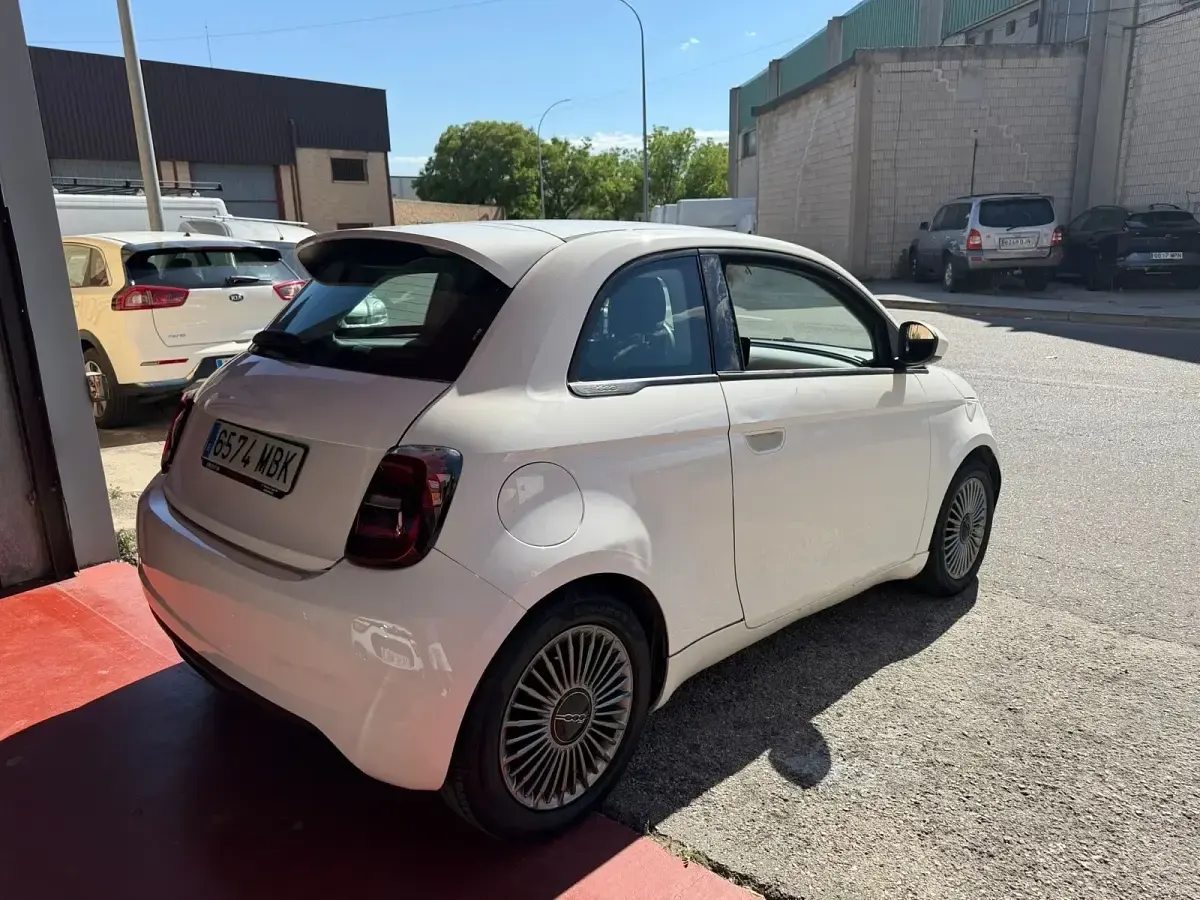 Usado Fiat 500e Icon 86 kW (118 CV) 2022 Blanco Utilitario