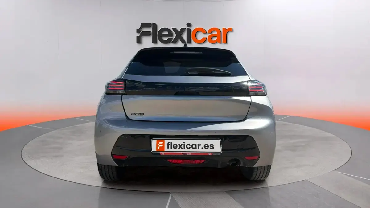 Usado Peugeot 208 Allure 101 CV (74 kW) 2025 Gris Utilitario