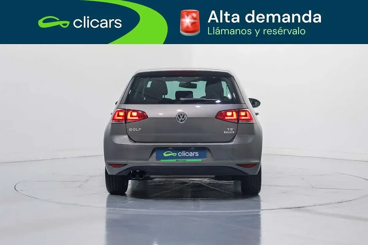 Usado VW Golf VII Advance 125 CV (91 kW) 2015 Naranja Utilitario