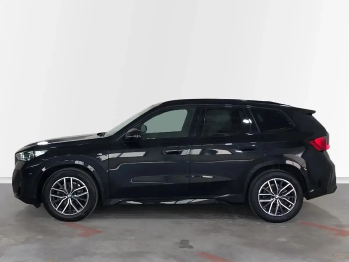 Usado BMW X1 Comfort Edition 150 CV (110 kW) 2023 Negro SUV