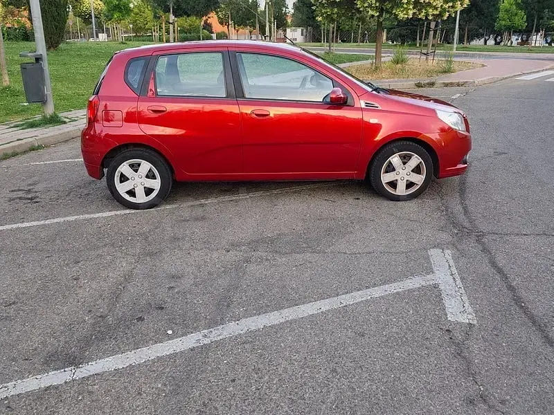 Usado Chevrolet Aveo LS 84 CV (61 kW) 2009 Granate Berlina