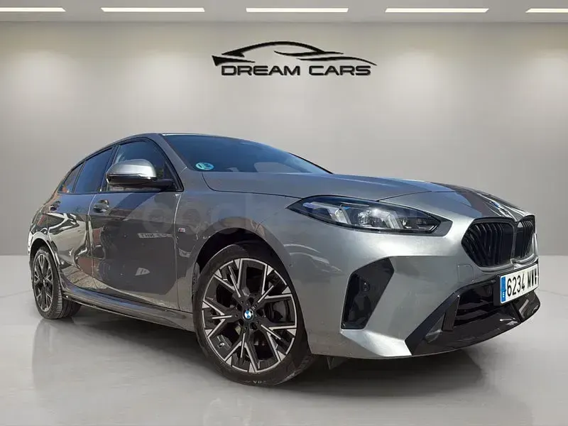 Usado BMW 120 Comfort Edition 163 CV (119 kW) 2024 Gris / plata Utilitario