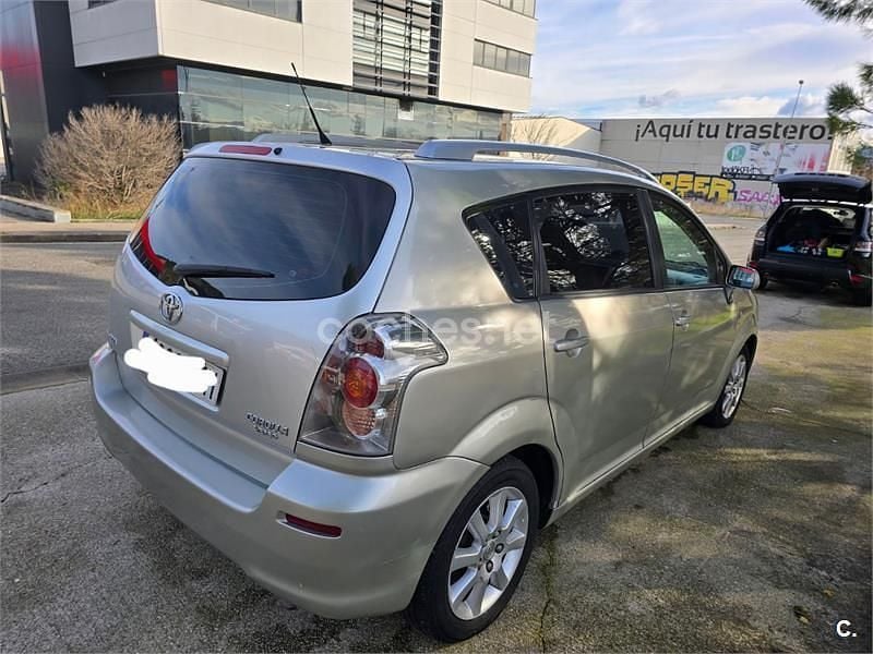 Usado Toyota Corolla Verso Luna 129 CV (94 kW) 2005 Gris / plata Monovolumen