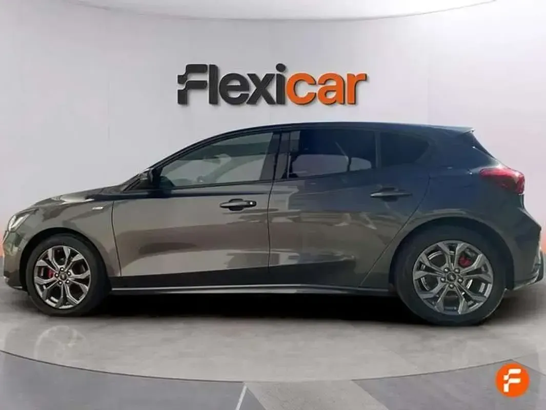 Usado Ford Focus ST-Line 155 CV (114 kW) 2022 Gris Berlina