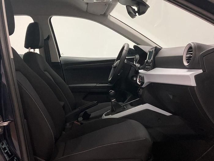 Usado Seat Arona Style Plus 110 CV (80 kW) 2022 Azul SUV