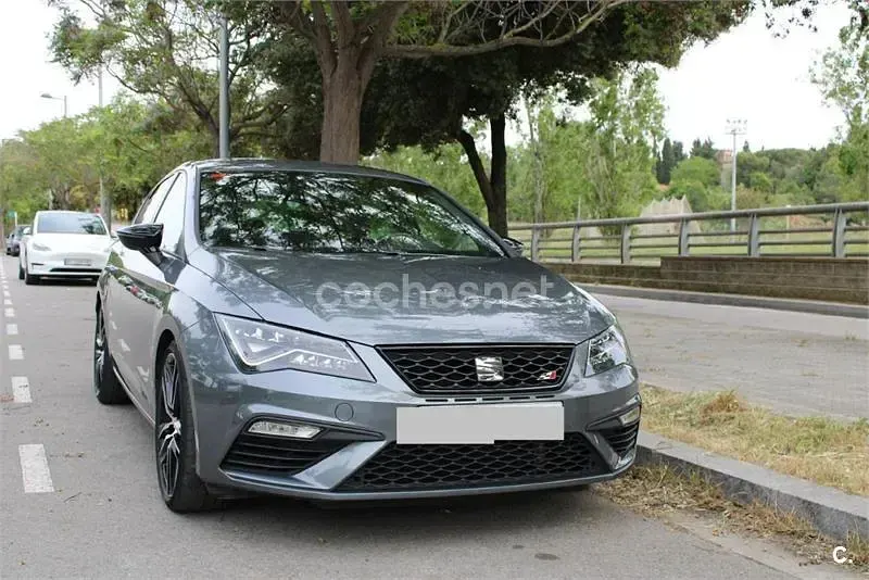 Usado Seat Leon CUPRA 300 CV (220 kW) 2017 Gris / plata Berlina