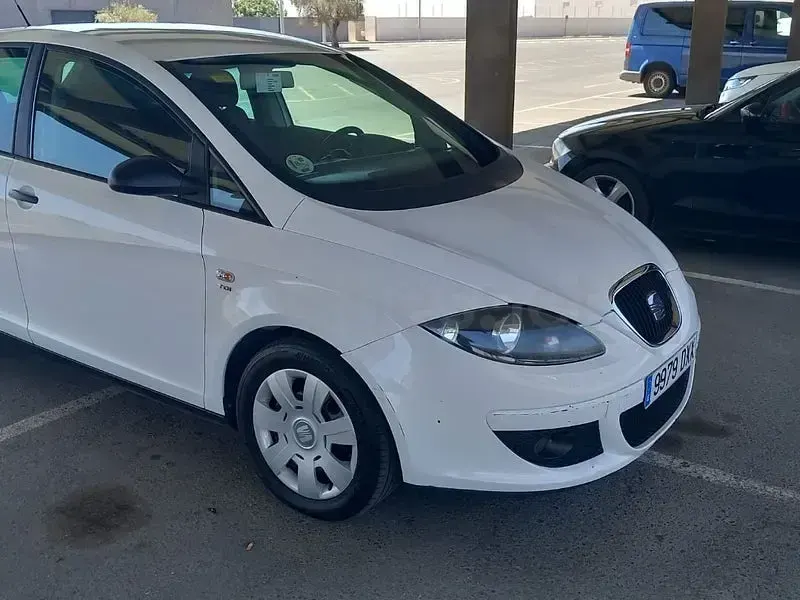 Usado Seat Altea Reference 140 CV (102 kW) 2006 Blanco Monovolumen