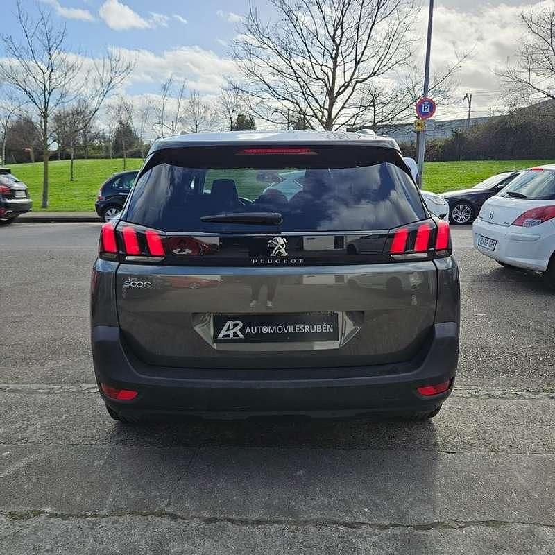 Usado Peugeot 5008 Active 120 CV (88 kW) 2017 Gris SUV