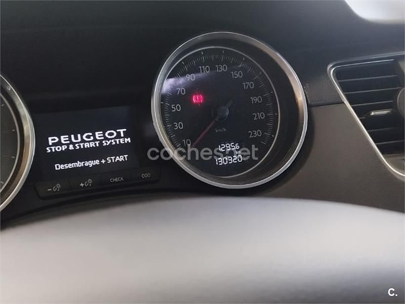 Usado Peugeot 508 Allure 150 CV (110 kW) 2014 Gris / plata Berlina